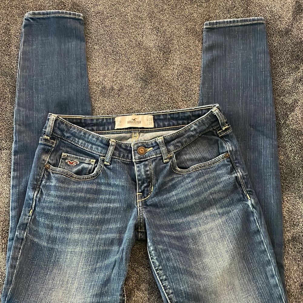 Hollister distressed skinny jeans. Size 3R/26. Gently used